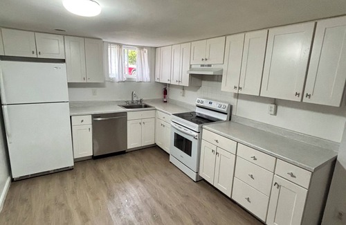 Catonsville House | Spacious 4-bedroom townhome in fabulous Baltimore/Catonsville with WiFi, AC