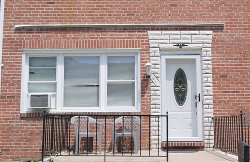 Catonsville House | Spacious 4-bedroom townhome in fabulous Baltimore/Catonsville with WiFi, AC