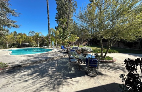 Northridge House | Spacious 4-bedroom house with WiFi and AC in fantastic Los Angeles