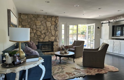 Northridge House | Spacious 4-bedroom house with WiFi and AC in fantastic Los Angeles