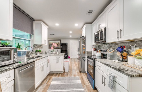 Forest Oaks House | Spacious 4-bedroom house with fitness room, WiFi in brilliant Spring Hill