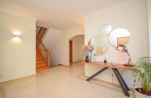 Linho Villa | Spacious 4-Bedroom Villa with Private Heated Pool in Quinta da Beloura Sintra Ideal for Families & Long Stays