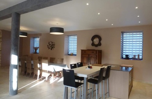 Mareil-le-Guyon Cottage | Spacious 4-BR Farmhouse with Modern Amenities Near Versailles, Paris, and Normandy
