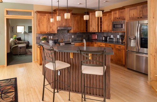 Coal Creek House | Spacious 4 BR mountain home with pool table, hot tub, and incredible views