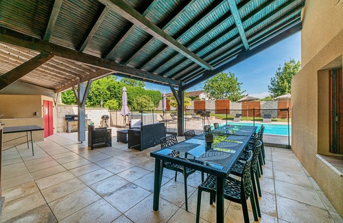 Trentels Cottage | Spacious 410m² 3-star cottage: private heated pool, spa, canoes and paddl