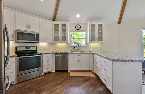 Bryan House | Spacious 4BR/3BA with bunkhouse; perfect for family and friends!