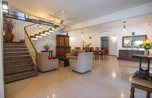 Rathmalana House | Spacious 4BR 4BA Family Villa wt Balcony & Lavish Garden