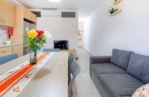 Msida Apartment | Spacious 4BR Apt with Balcony close to Valletta