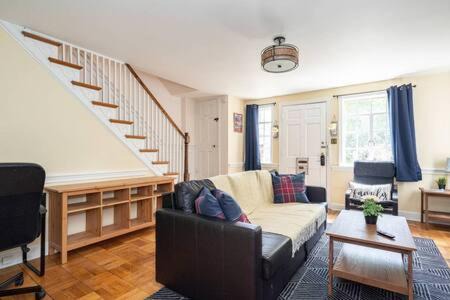 Northeast Alexandria House | Spacious 4BR CozySuites in Old Town Alexandria