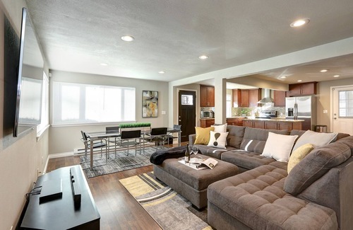 Renton House | Spacious 5 BD/3 BA Home Perfect for Entertaining
