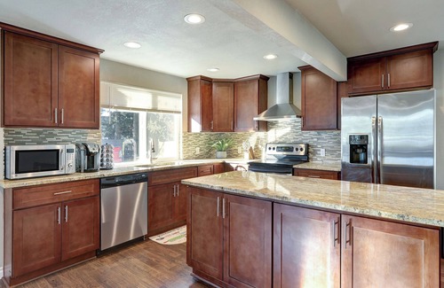 Renton House | Spacious 5 BD/3 BA Home Perfect for Entertaining