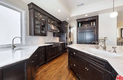 Marina Peninsula House | Spacious 5-bedroom house in Marina del Rey WALKING DISTANCE to the beach