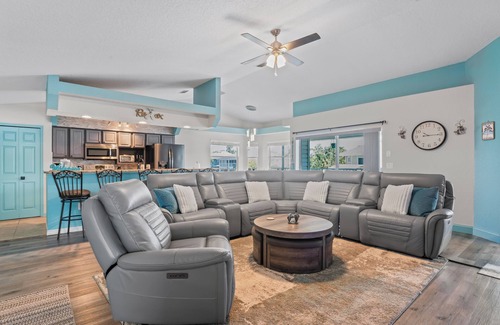 Hudson House | Spacious 5-bedroom 3 bath waterfront home on canal leading to Gulf of America!