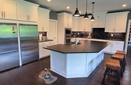 Powell House | Spacious 5-bedroom Energy Neutral Retreat on the Olentangy River