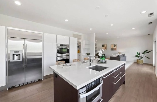 Saratoga House | Spacious 5-bedroom estate in charming Saratoga with Amazing view