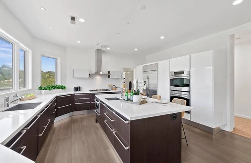 Saratoga House | Spacious 5-bedroom estate in charming Saratoga with Amazing view