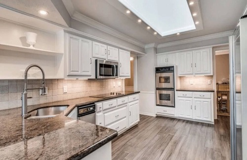 Heath House | Spacious 5-bedroom executive home in prestigious community of Shepherds Glen.