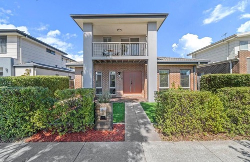 Franklin Villa | Spacious 5 Bedroom Family Retreat in Franklin