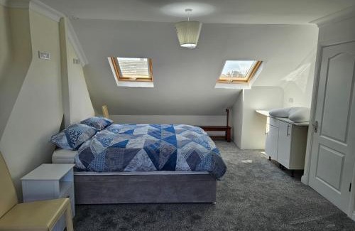 West Thornton House | Spacious 5 bedroom and 5 bathroom home in Croydon