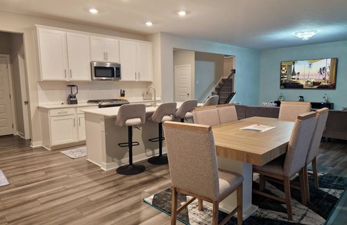 Brownsburg House | Spacious 5-bedroom house with WiFi, AC in charming Brownsburg