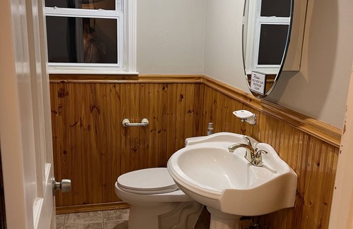 Rockland House | Spacious 5-bedroom house with WiFi, AC in delightful Rockland