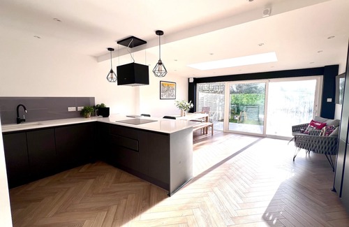Blackheath House | Spacious 5-bedroom house in London with Parking and WiFi