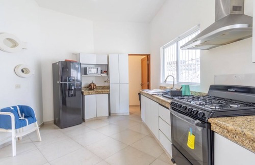 Alfredo V. Bonfil House | Spacious 5-bedroom house in beautiful Cancún with private pool, cenote, WiFi, AC