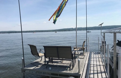 Ashville House | Spacious 5-bedroom Lakefront house with AC and WiFi in wonderful Ashville