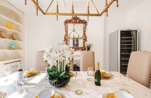 Westminster Villa | Spacious 5 Bedroom Mansion with AC, WiFi Opposite Buckingham Palace