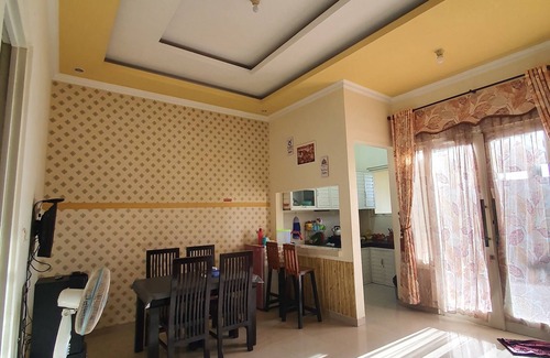 Sidomulyo Villa | Spacious 5-bedroom SUNRICH Villa in charming BATU Jawa Timur