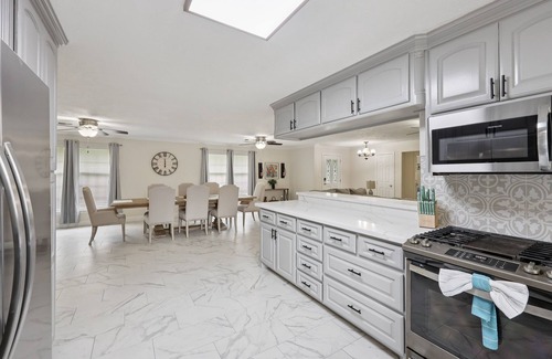 Bridge City House | Spacious 5 bedroom home in Bridge City w/pool
