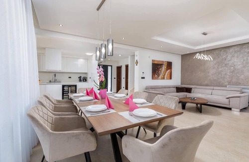 Mali Radic Villa | Spacious 5-bedroom villa in gorgeous Brekovica with AC, WiFi
