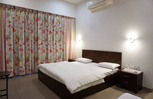 Amer Villa | Spacious 5-bedroom villa in charming Jaipur with WiFi, AC