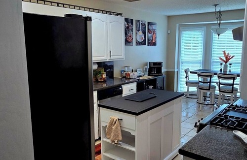 Pleasant Grove House | Spacious 6-bedroom house in Pleasant Grove with AC, WiFi, fitness room, pool