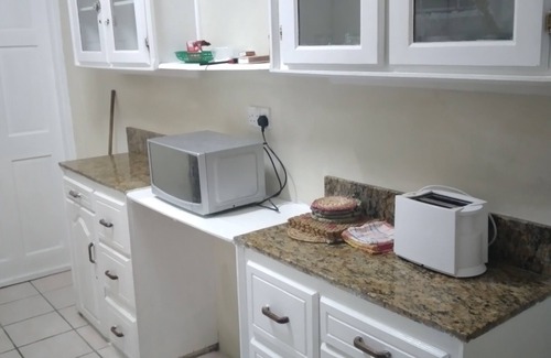 Castries House | Spacious 6-bedroom apartment with AC, WiFi in tranquil Castriesn