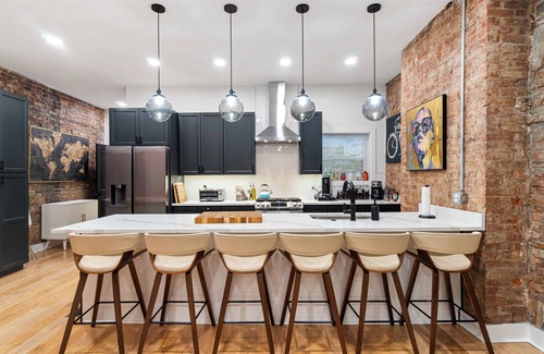 Bloomfield House | Spacious 6-bedroom house in charming Pittsburgh with AC