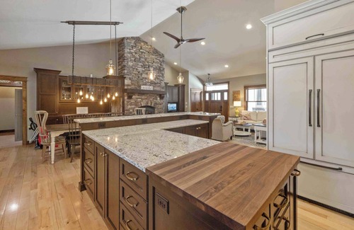East Gull Lake House | Spacious 6-bedroom house w/Pond Views near resorts, golf, fun & beautiful lakes.