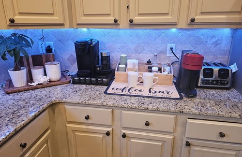 Prairieville House | Spacious 6-bedroom house with outdoor kitchen and pool with great location