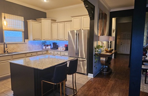 Prairieville House | Spacious 6-bedroom house with outdoor kitchen and pool with great location