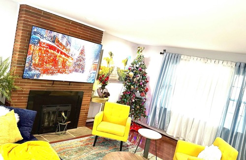 Wheaton-Glenmont House | Spacious 6-bedroom house in charming Silver Spring with WiFi, AC