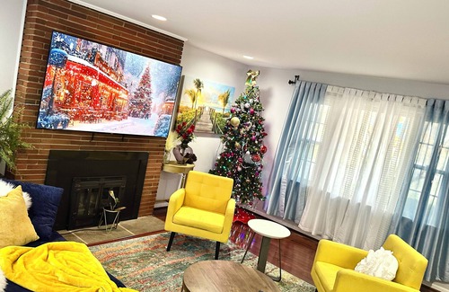 Wheaton-Glenmont House | Spacious 6-bedroom house in charming Silver Spring with WiFi, AC