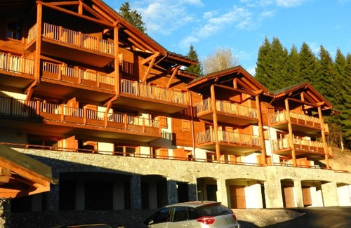 Cohennoz Apartment | Spacious 6-Person Apartment with Pool, Balcony/Terrace, and Garage in Crest-Voland