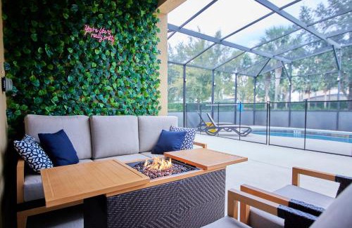 Loughman Villa | Spacious 6BR Villa with King Beds, Pool & Spa