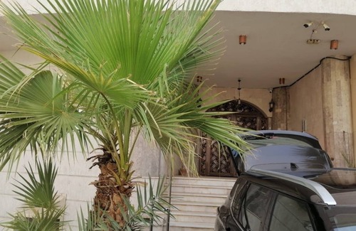 Mecca Apartment | Spacious 7-bedroom apartment with AC and WiFi in marvelous Makkahn