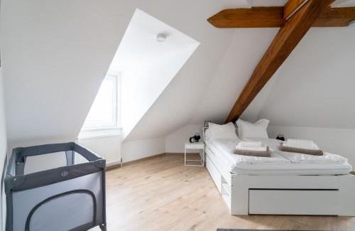 Leoben Apartment | Spacious 7-Person Leoben Apartment - Ideal for Workers, Groups & Family