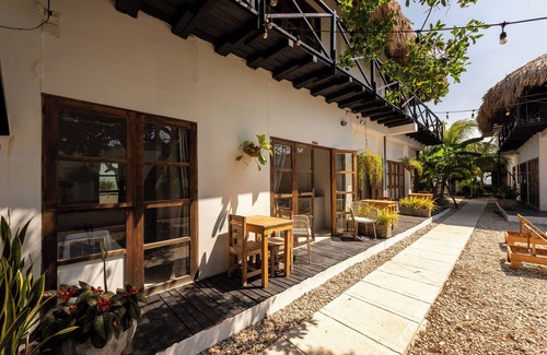 Bocachica House | Spacious 8-bedroom villa in welcoming Bocachica