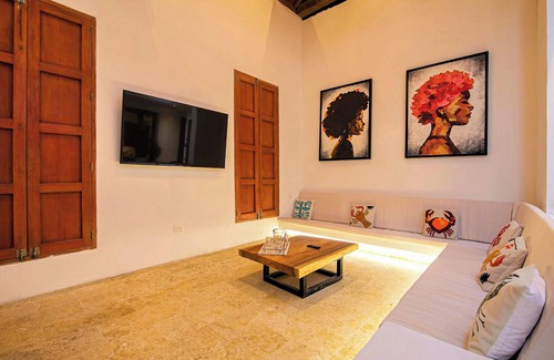 Cartagena District House | Spacious 9-bedroom house with WiFi, AC in vibrant Cartagena Bolivar +Bonus