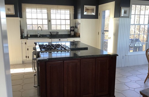 Block Island House | Spacious Air Conditioned Home With Sweeping Ocean Views
