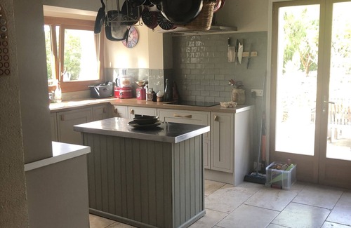 Roquebrun House | Spacious and attractive holiday home with private pool and parking.