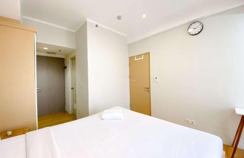 Cikarang Apartment | Spacious and Combined 1BR Vasanta Innopark Apartment By Travelio